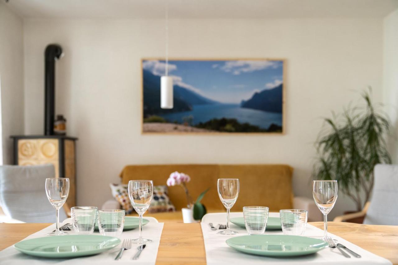 Apartments Leonardi Riva del Garda Zimmer foto